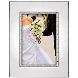 Engravable 5x7 picture frame for personalized photo display